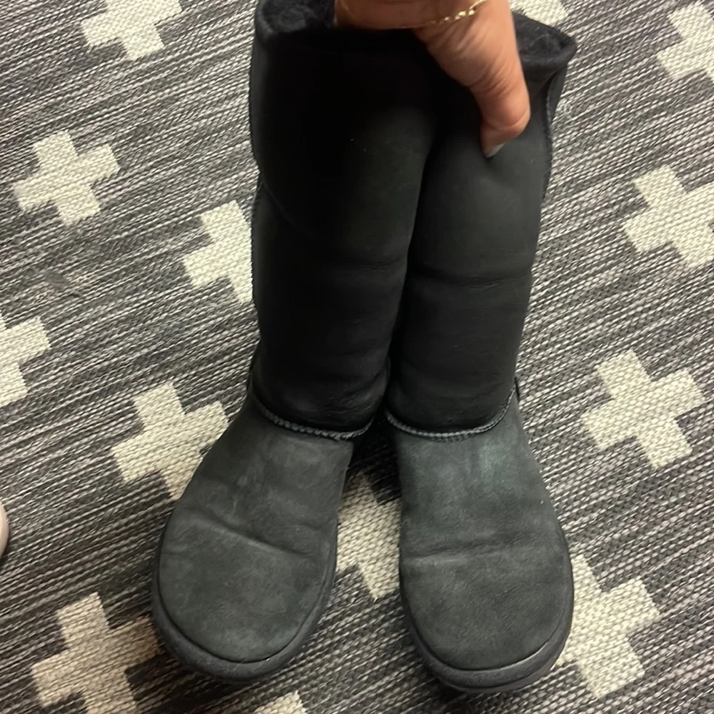 Ugg Black Boots Size 6 - Picture 1 of 6